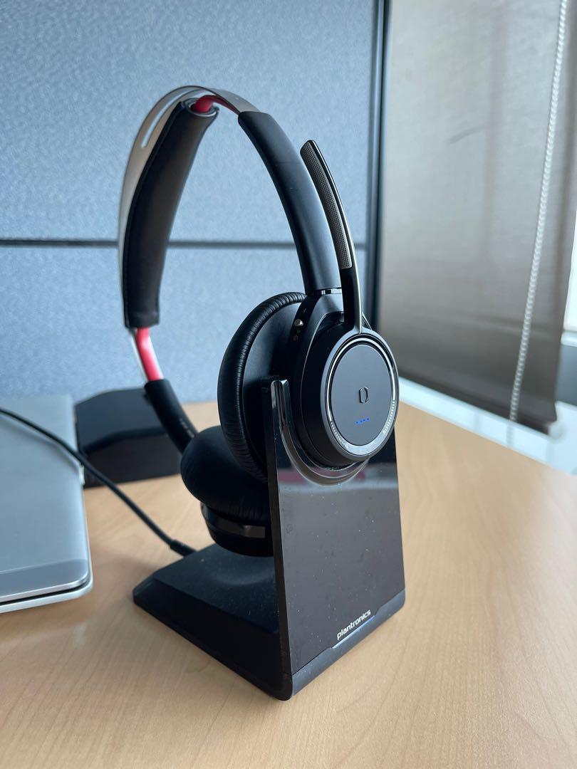 Plantronics Voyager Focus UC with Charging Stand Audio