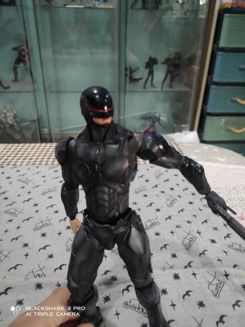 Play arts store kai robocop 3.0