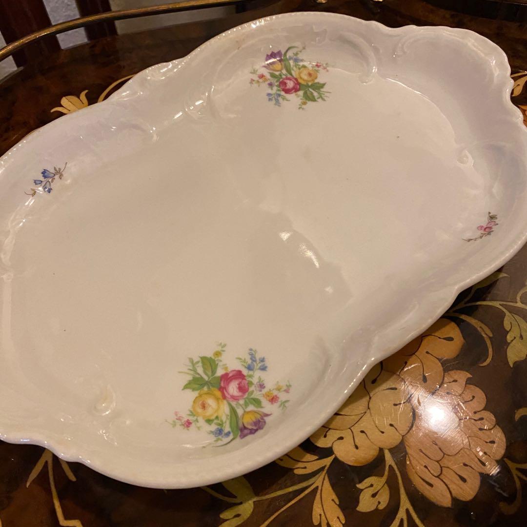 Rosenthal Classic Rose Serving Tray (Category: Dinnerware & Cutlery) located in Quezon City. Submitted by kb0030 (Listing ID 1091141525, Image 2). Description: Serving tray Price is per piece Three pieces available on hand .