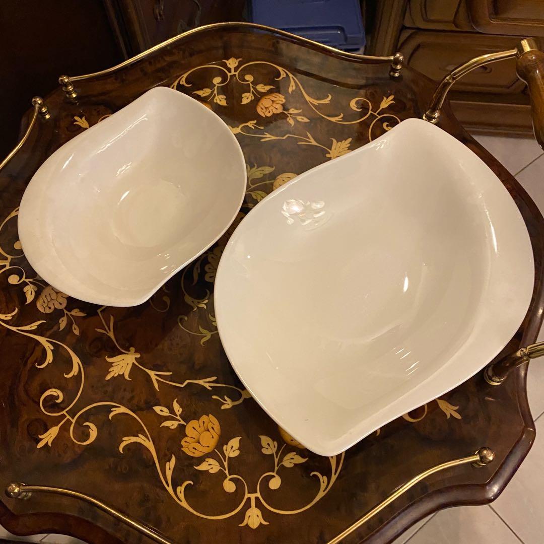 Villeroy and Boch all white serving plate set (Category: Dinnerware & Cutlery) located in Quezon City. Submitted by kb0030 (Listing ID 1091140498, Image 1). Description: .