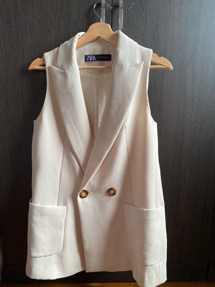 Zara vest shop with pockets