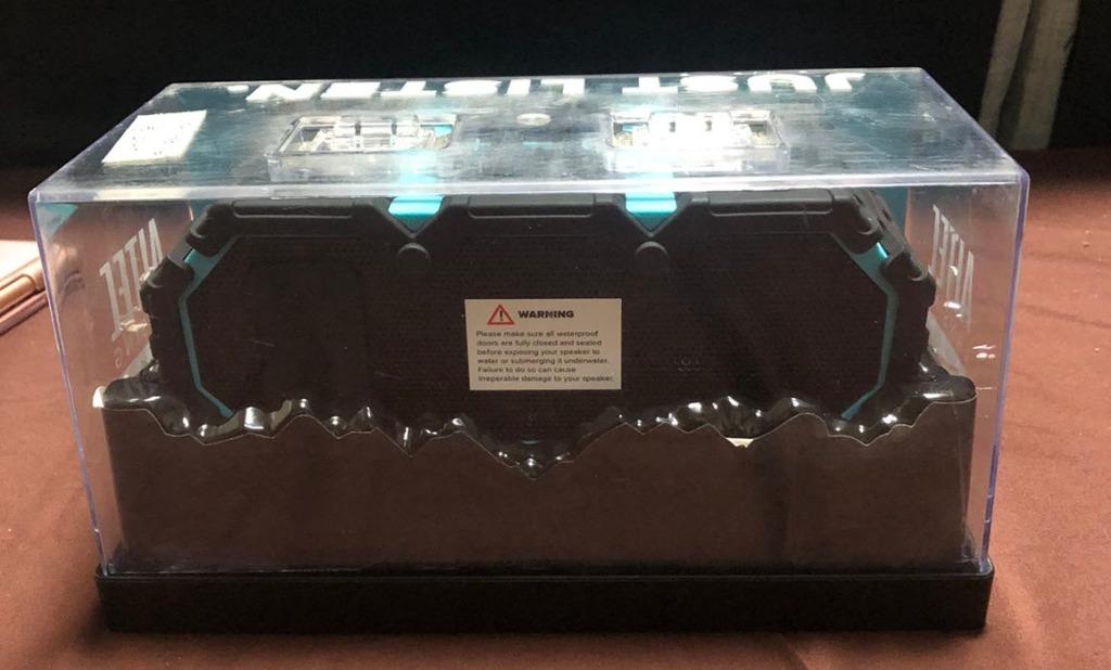 Altec Lansing Life Jacket 2 Blue (Category: Soundbars, Speakers & Amplifiers) located in Quezon City. Submitted by litespawn (Listing ID 1085636663, Image 1). Description: Sealed.