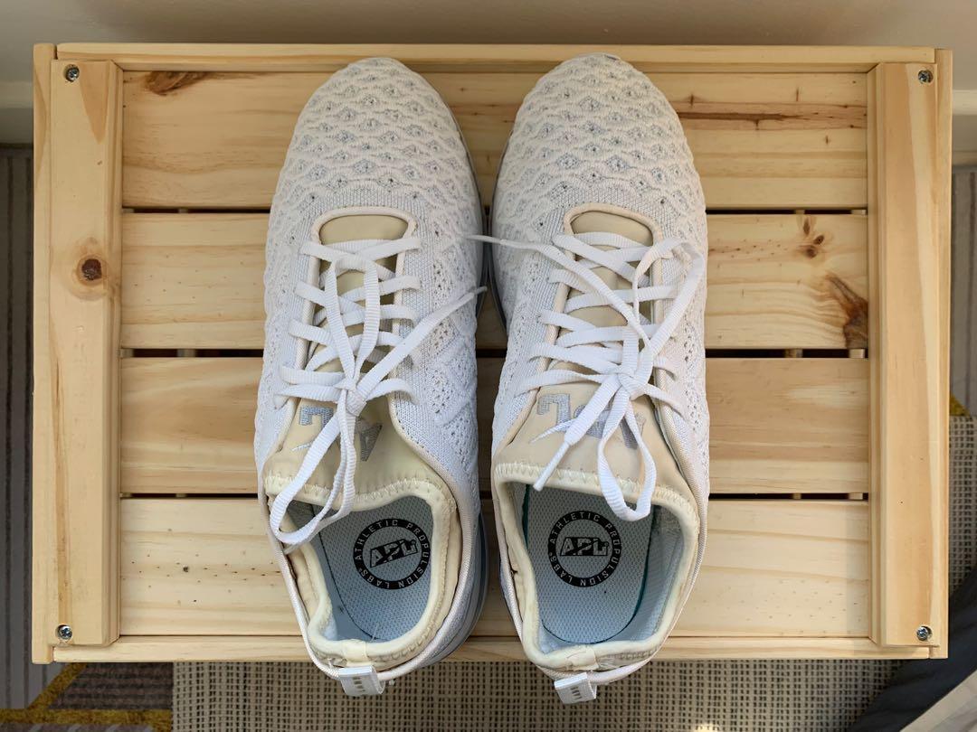 Apl 2024 phantom white