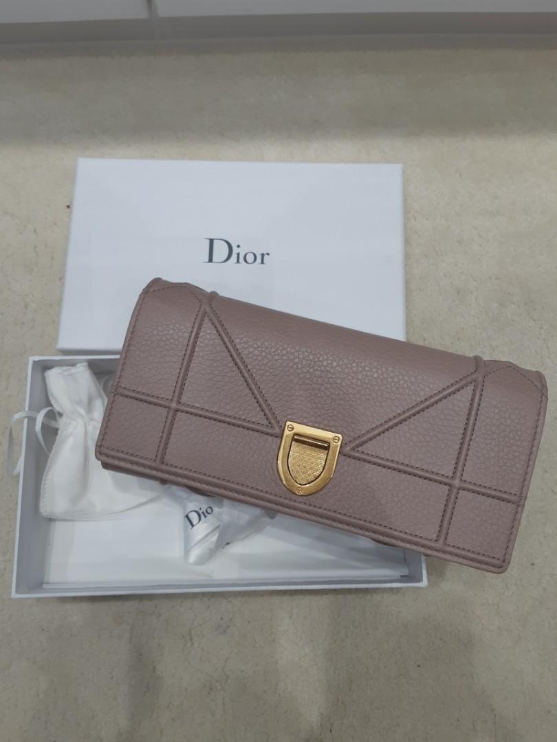 Authentic Grained Calfskin Diorama Wallet on Chain long