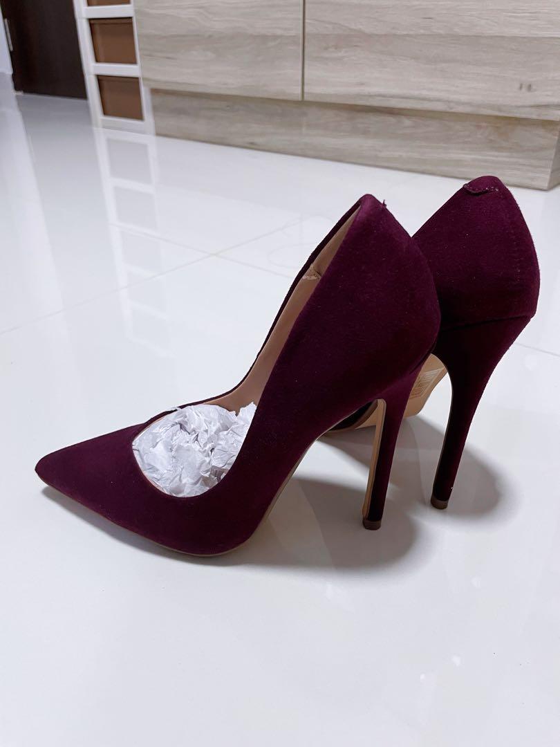 Maroon on sale color heels