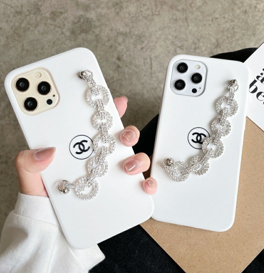Chanel iPhone Case with Chain, Mobile Phones & Gadgets, Mobile & Gadget  Accessories, Cases & Sleeves on Carousell