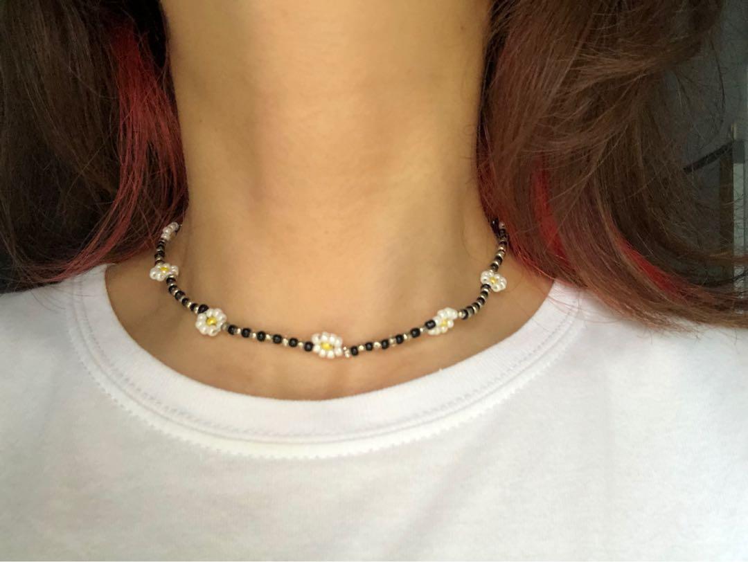Daisy beaded necklace clearance