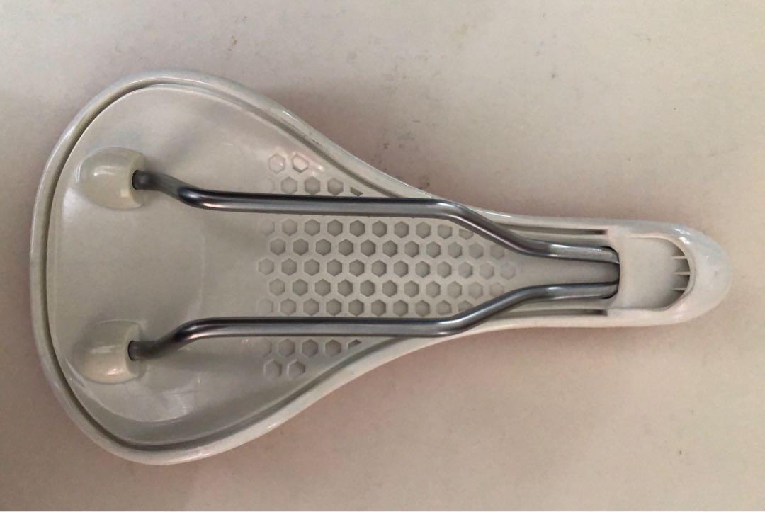 fabric cell elite radius saddle
