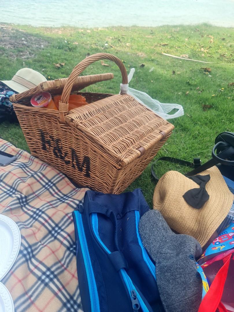 Fortnum & Mason's Wicker Hamper Picnic Basket with Matt Rug, Babies