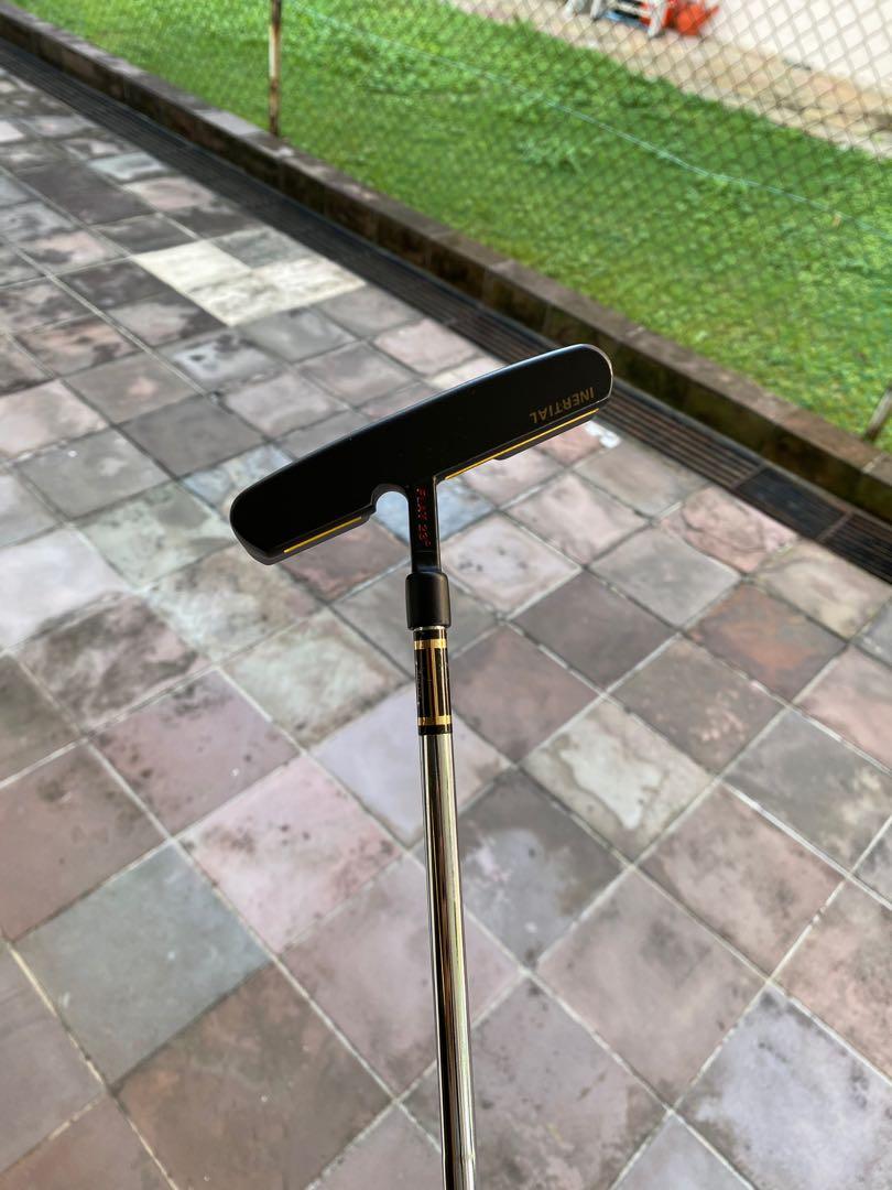 Golf (Category: Golf) located in Singapore. Submitted by zeng68 (Listing ID 1085652921, Image 4). Description: Offer your best price, some of the irons/woods are new with the wrapping still on. .