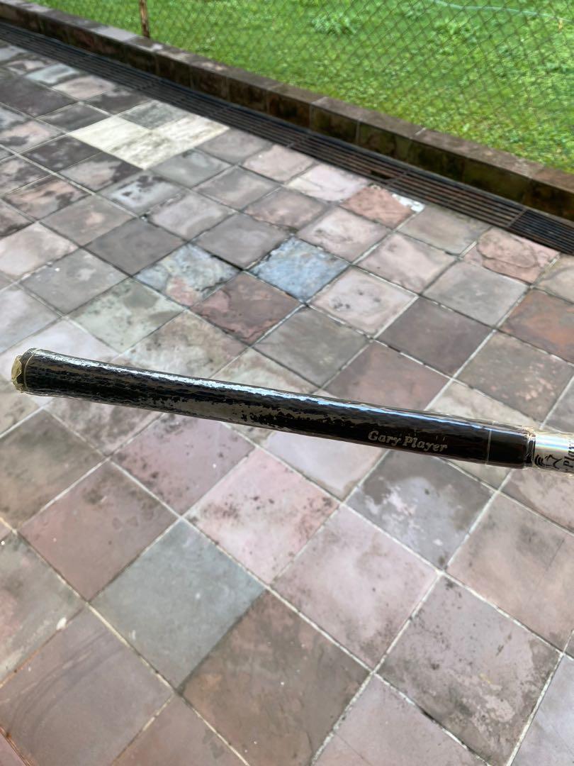 Golf (Category: Golf) located in Singapore. Submitted by zeng68 (Listing ID 1085652921, Image 6). Description: Offer your best price, some of the irons/woods are new with the wrapping still on. .