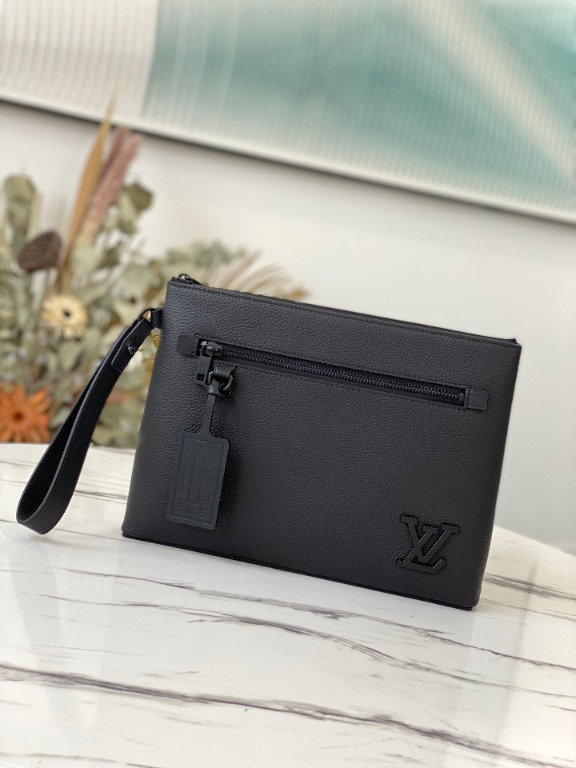 Clutch LV AEROGRAM IPAD POUCH - Tín đồ hàng hiệu