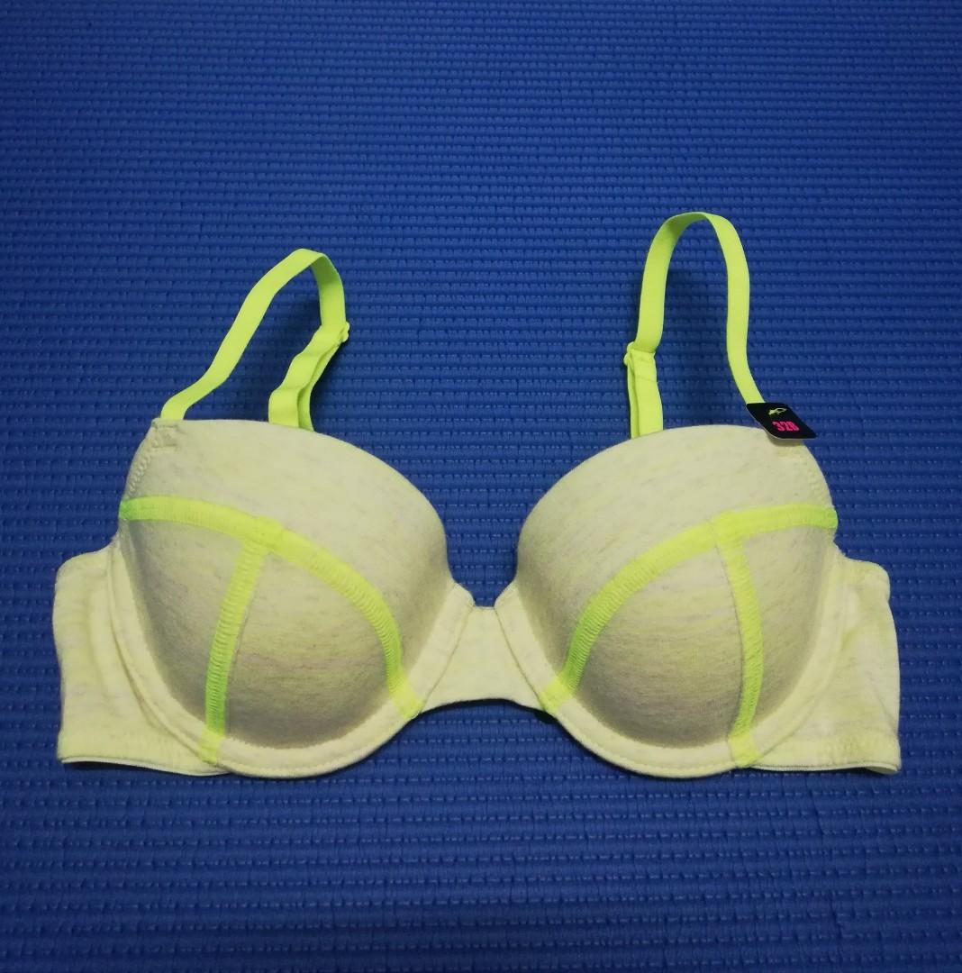 La Senza Bra 32B Blue Lace Brand new with Tag, Women's Fashion, New  Undergarments & Loungewear on Carousell