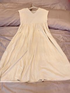 (Category: ) located in . Submitted by preloved.rose (Listing ID 1085539504, Image 1). Description: .