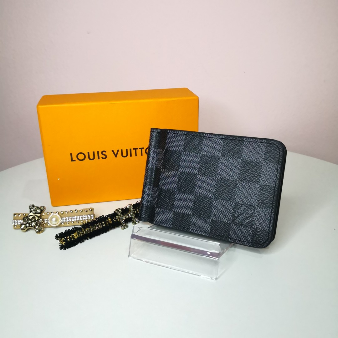 vuitton wallet with money