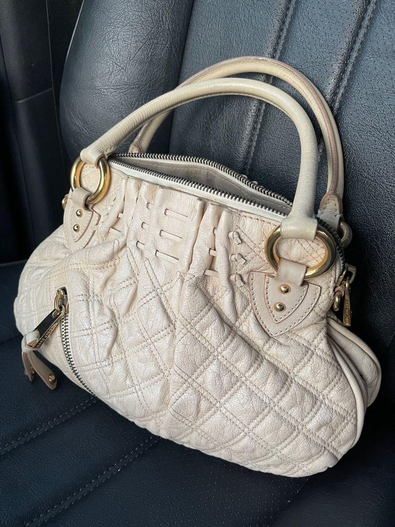 Marc Jacobs Handbag Preloved (Negotiable) (Category: Luxury Bags & Wallets) located in Muntinlupa City. Submitted by aryansharmilla (Listing ID 1085599618, Image 1). Description: ✔️ Preloved ✔️ No inclusions, just bag with provided dustbag ( no brand) ✔️ we can do lalamove or lbc ✔️ color beige ✔️ No sling.