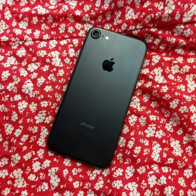 RUSH- IPHONE 7 128 GB (Category: iPhone 7 Series) located in Cavite. Submitted by cloud9_ph (Listing ID 1085530312, Image 3). Description: - NO ICLOUD ISSUE - RFS: NEED CASH - FACTORY UNLOCKED - 89% BATTERY HEALTH - 95% SMOOTHNESS, NO DENTS WITH FEW HAIRLINE SCRATCHES - UNIT ONLY - PHONE CASE INCLUDED - MESSAGE ME FOR THE ACTUAL PHOTO MEETUP: SM MOLINO PUREGOLD BUHAY NA TUBIG AROUND IMUS AREA.