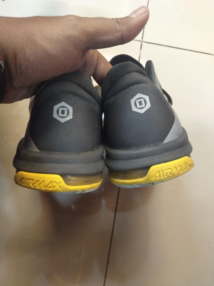 Sepatu basket, Fesyen Pria, Sepatu , Sneakers di Carousell