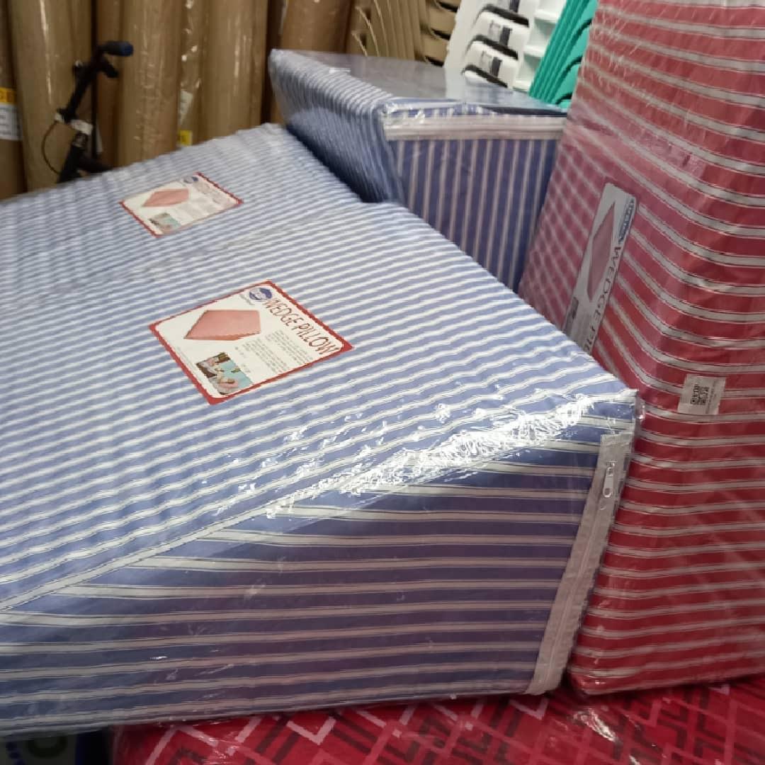 Wedge deals pillow uratex