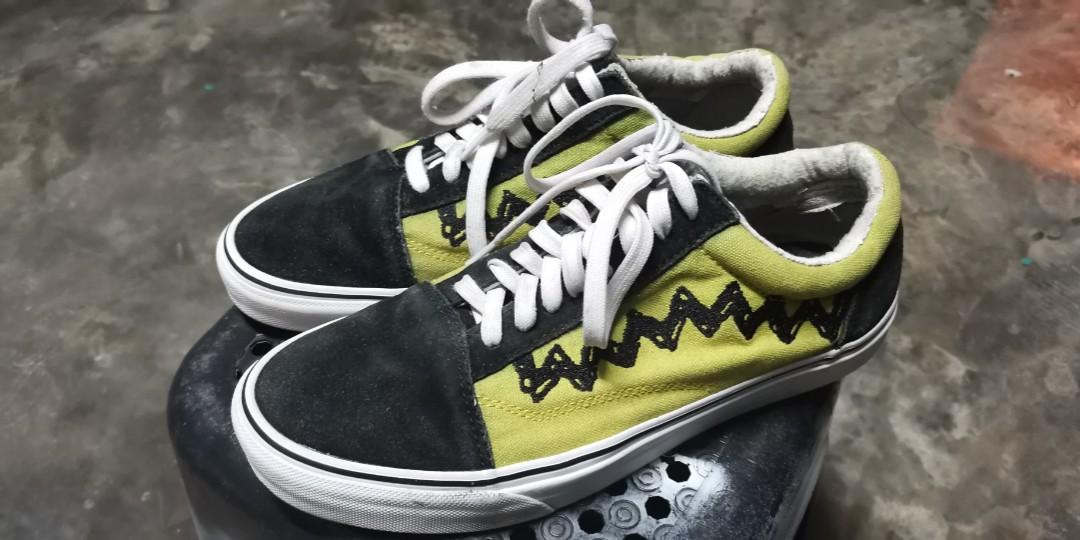Vans peanuts black shop and yellow