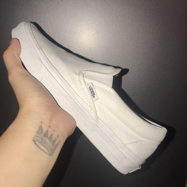 White slip on vans size on sale 5