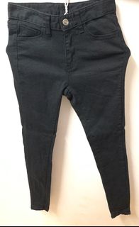 （分類：）位於 。 由 yogiyo 提交（商品編號 1085819457，圖片 1）。簡介： 。