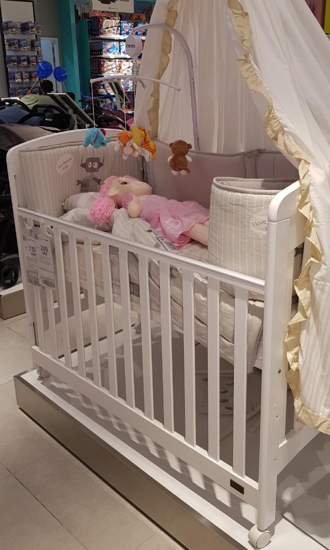 Baby bed babyshop hotsell