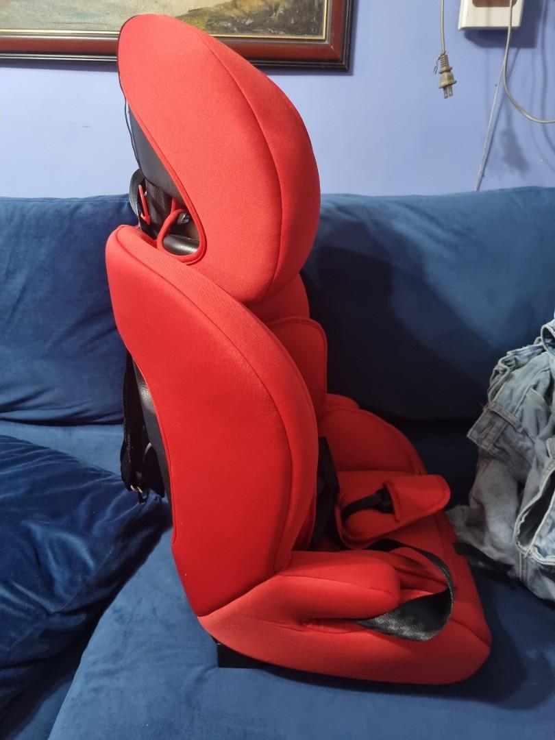Car seat (Category: Car Seats) located in Quezon City. Submitted by itsleepyhead (Listing ID 1085855145, Image 2). Description: Used once only Group 1,2 and 3. Isofix Forward facing only Foam padded seat Removable & washable cover for hygiene and easy cleaning.