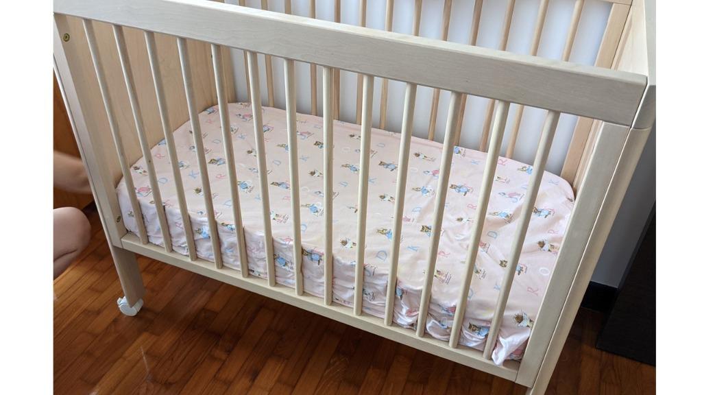 Cuddlebug Maywood Crib 28x52, Babies Kids, Baby Nursery Kids Furniture