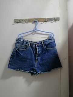 (Category: ) located in . Submitted by cl.lelong (Listing ID 1085858029, Image 1). Description: .