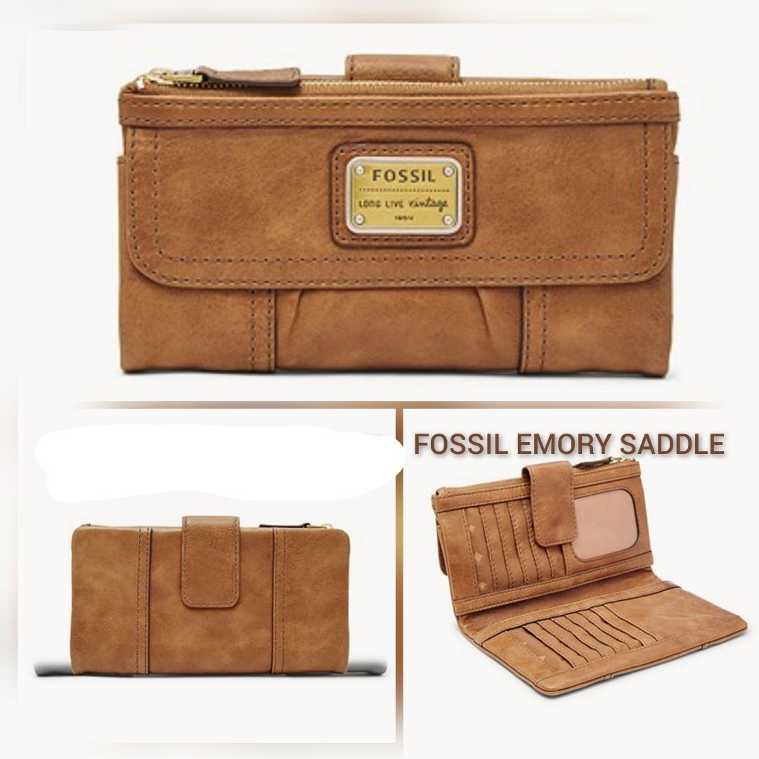 Fossil emory clutch on sale