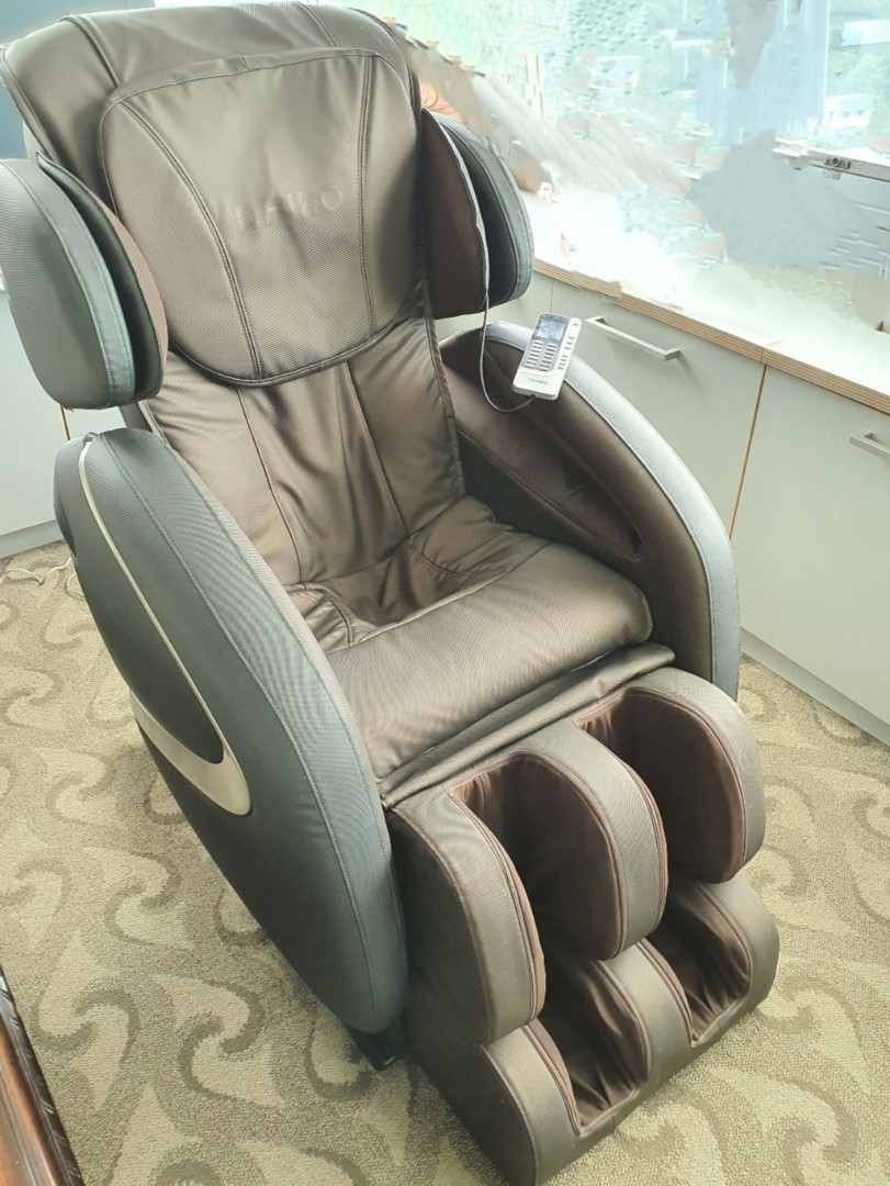 Hiro Massage Chair Soaring 178, Furniture & Home Living, Furniture, Chairs on Carousell