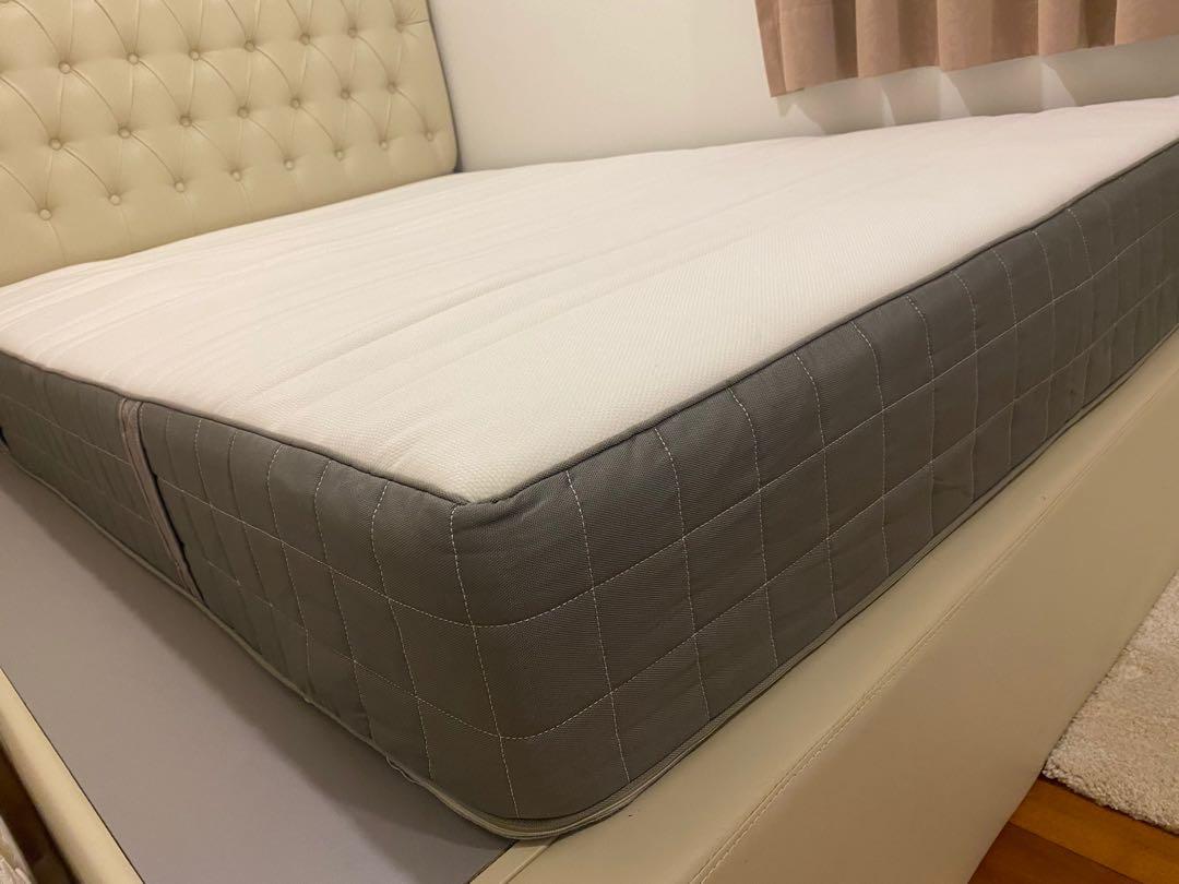 IKEA HOVAG double size mattress 雙人彈弓床褥, 傢俬＆家居, 傢俬, 床架及床褥 - Carousell
