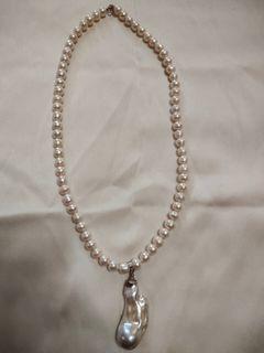 Kalung Mutiara Air Tawar  & Liontin Baroque Air Laut Lombok
