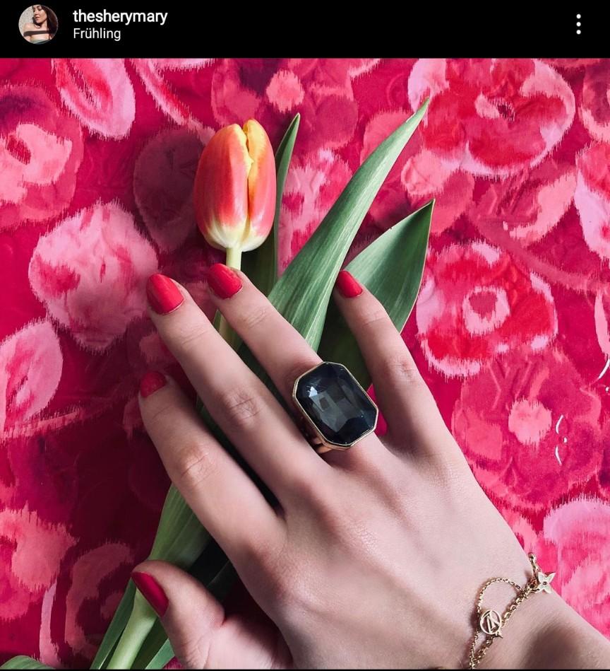 Louis Vuitton, Blooming supple armband. Märkt Louis Vuitton