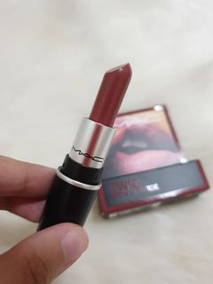 (Category: ) located in . Submitted by allmakeupforless (Listing ID 1085880688, Image 1). Description: .