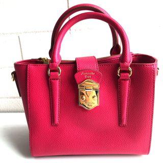 Red Samantha Vega Handbag shoulder bag zip compartments