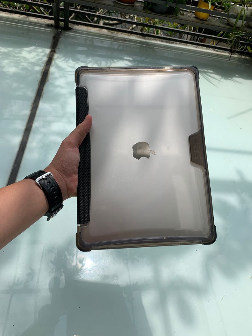 Uag macbook air 2018 sales