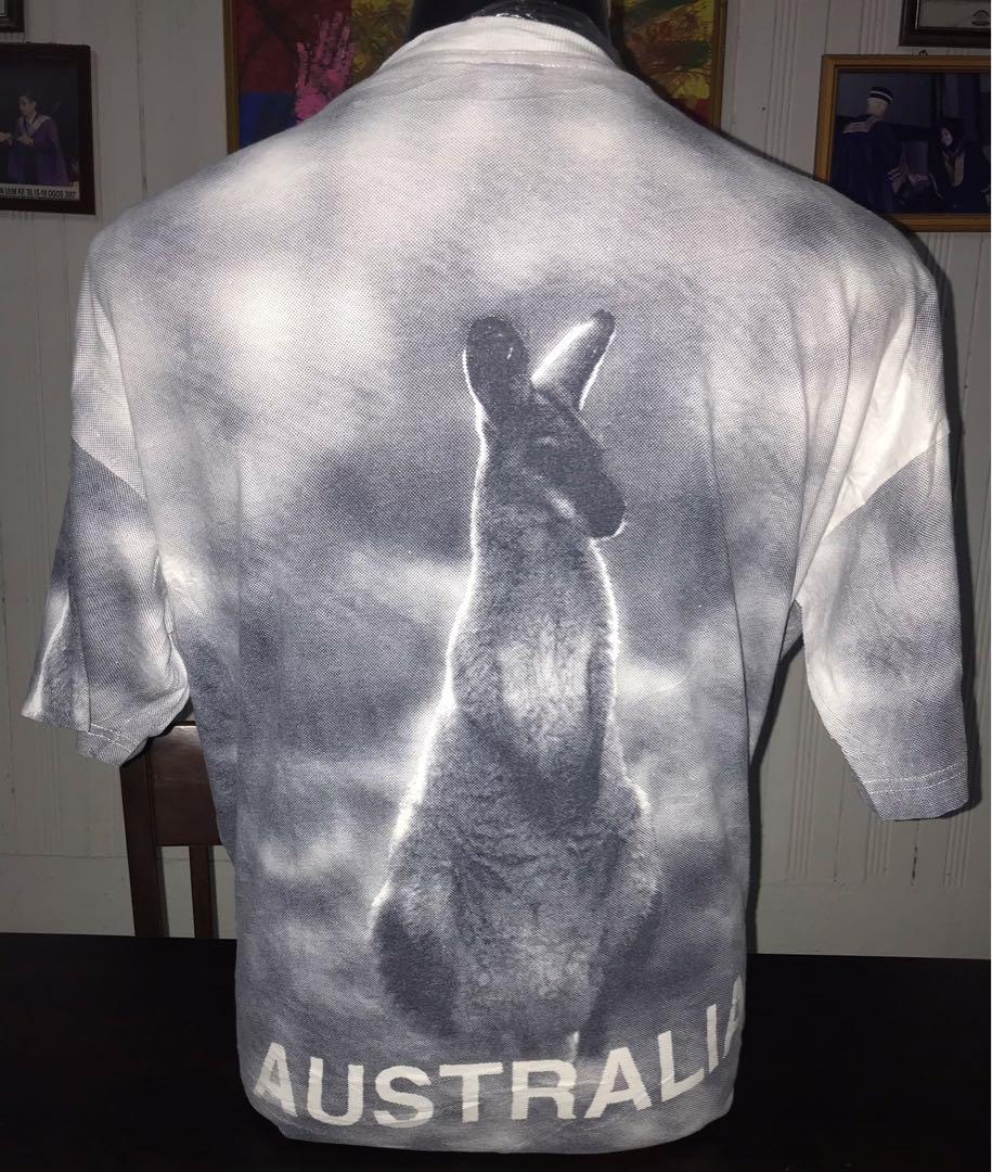 SALE Vintage OVP All Over Print Kangaroo Australia Tshirt