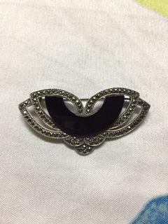 Vintage Marcasite 925 Silver Onyx brooch