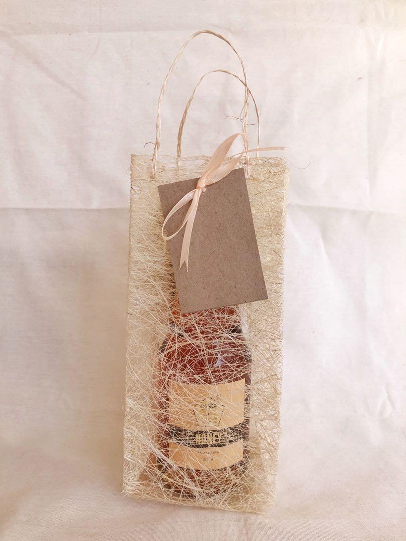 Abaca best sale wine bag