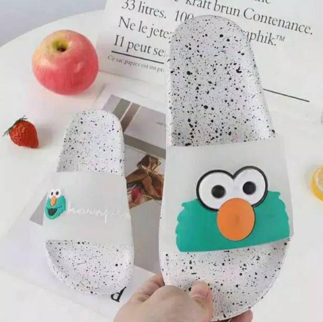 Champion elmo slippers shop