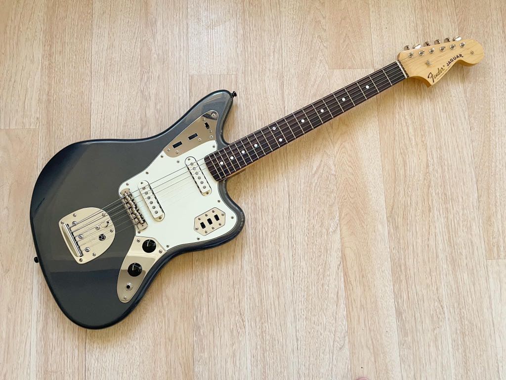Ordsprog krak Fælles valg Fender Hybrid '60s Jaguar (MIJ), Hobbies & Toys, Music & Media, Musical  Instruments on Carousell