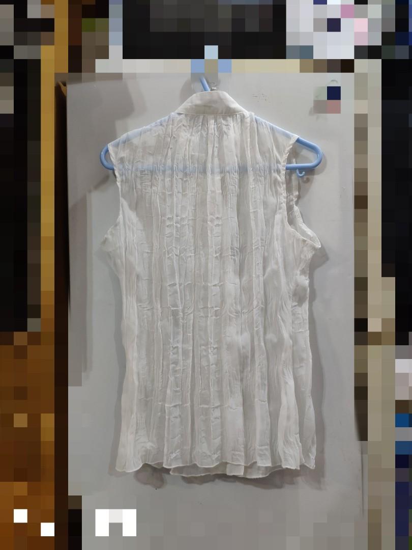Fungus trimmed front sleeveless sheer white blouse, 女裝, 上衣, 襯衫 Carousell