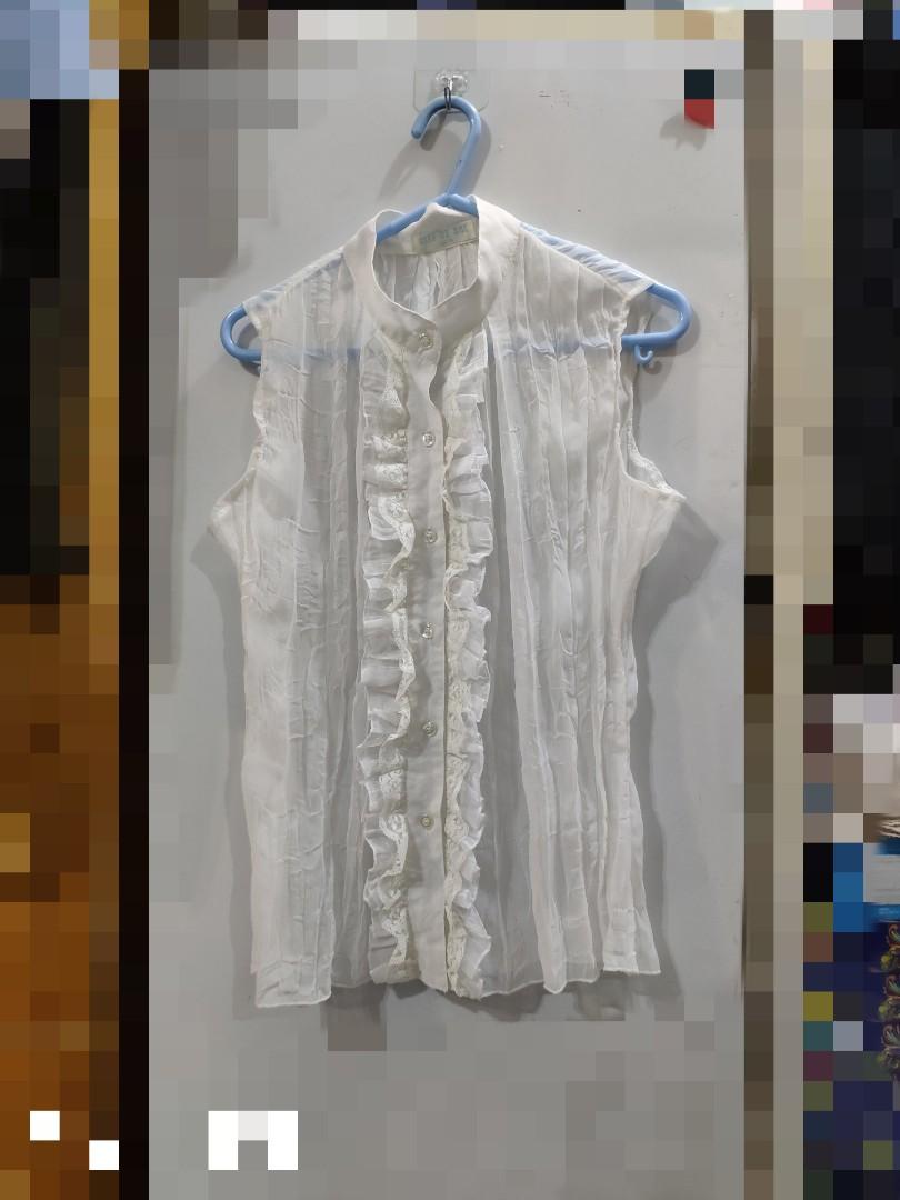 Fungus trimmed front sleeveless sheer white blouse, 女裝, 上衣, 襯衫 Carousell
