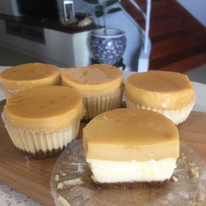 Lecheflan cheesecake cups (Category: Homemade Bakes) located in San Juan City. Submitted by iambernie (Listing ID 1086059353, Image 1). Description: Combination of cheesecake and leche flan, not too sweet because the tartness of the cheesecake balances the sweetness of the leche flan Box of 6 500 Box of 12 1000 .
