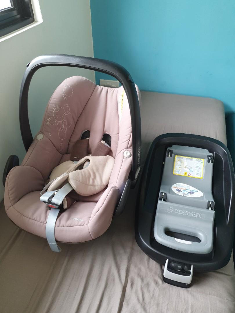 Maxi Cosi Pebble Infant Seat and Familyfix Isofix Base, Babies & Kids, Going Out, Car Seats on Carousell