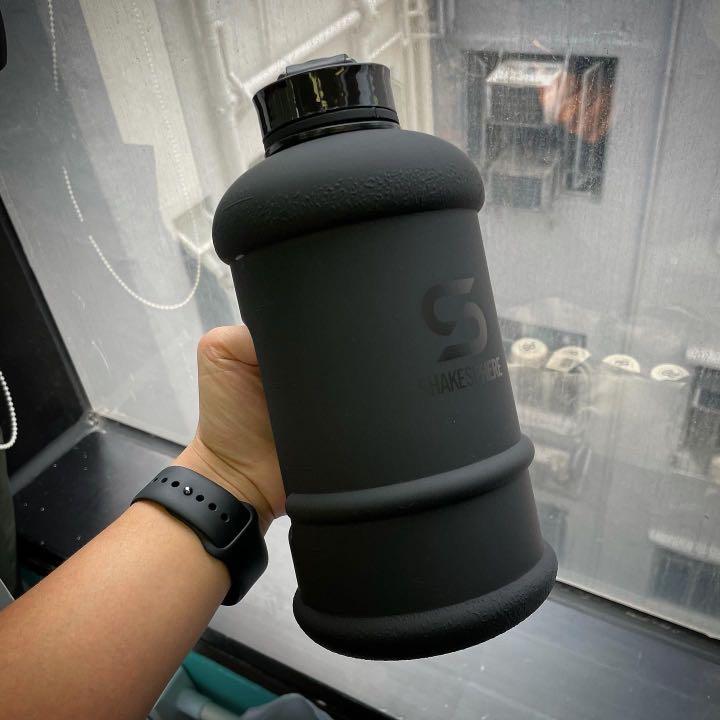 ShakeSphere 1.3L Hydration Jug 1.3L / Matte Black/Black Logo