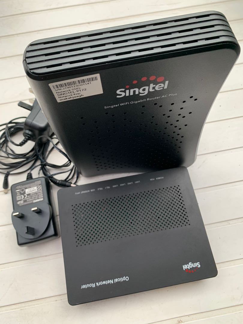 Singtel modem n router, Computers & Tech, Parts & Accessories
