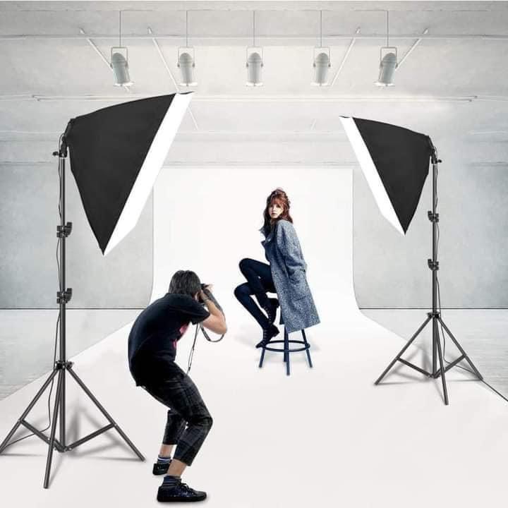 Softbox Photography Kit Light Stand With 210CM Tripod stand (Category: Lighting & Studio Equipment) located in Quezon City. Submitted by ichealann (Listing ID 1086060334, Image 2). Description: 📷Softbox Photography Kit📸 Light Stand With 210CM Tripod stand 🔷🔹Specification: ✅Weight: approx. 1350g ✅Material: Aluminium Alloy ✅Height: 70cm-2m / 27.5-78.74inch ✅Size: 40*40cm/50*70cm Package Included: 1 x 40*40 Softbox/ 50*70cm Softbox 1 x210CM Ligh